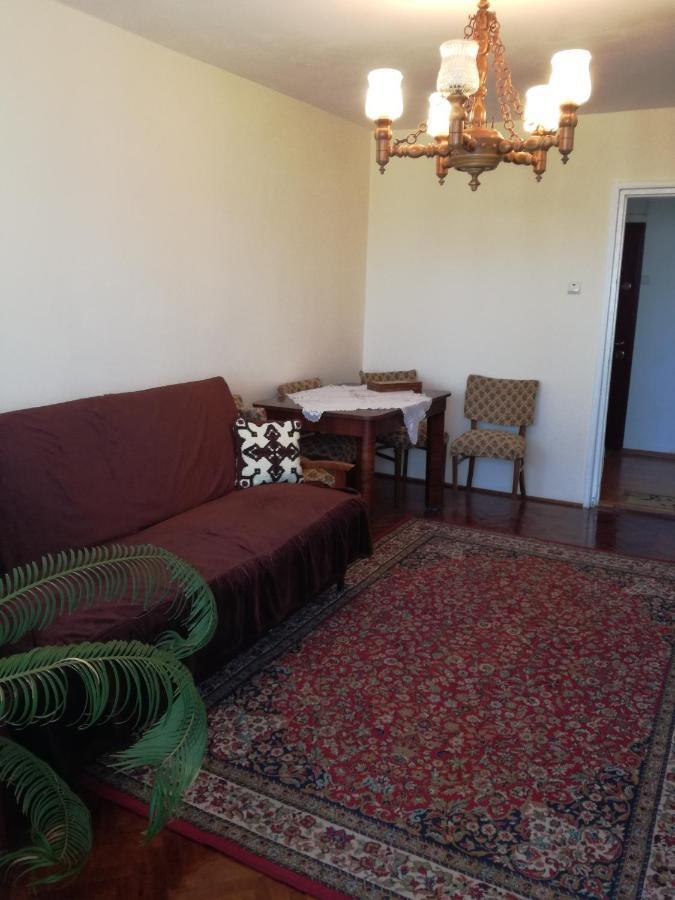 Sara Apartman Târgu-Mureş Buitenkant foto